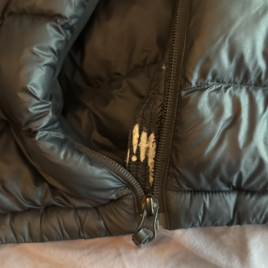 Svart dunjacka Peak Performance L - 2