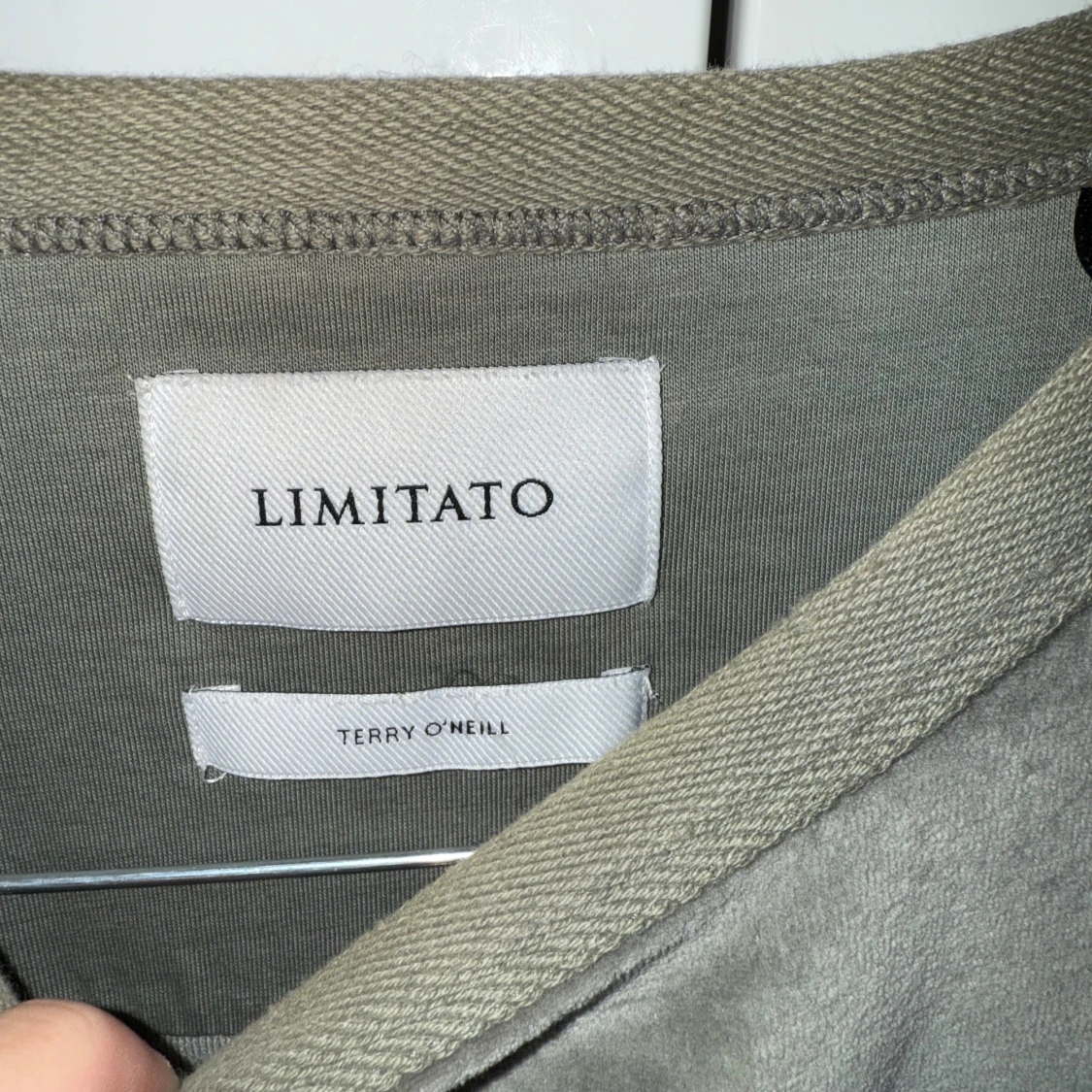 Grå långärmad tröja Limitato - 1