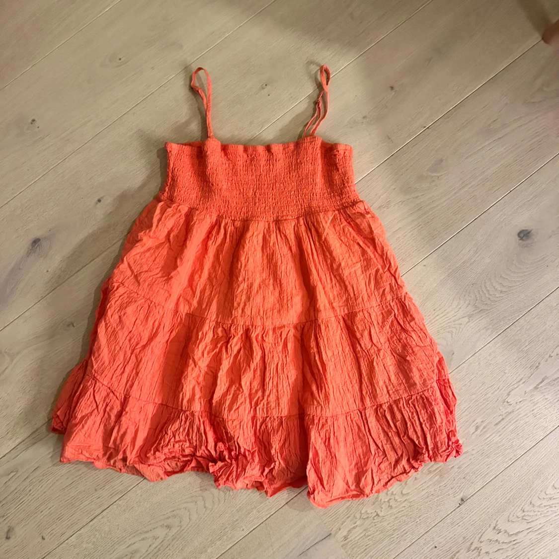 Korallfärgad klänning från Ghanda - 3