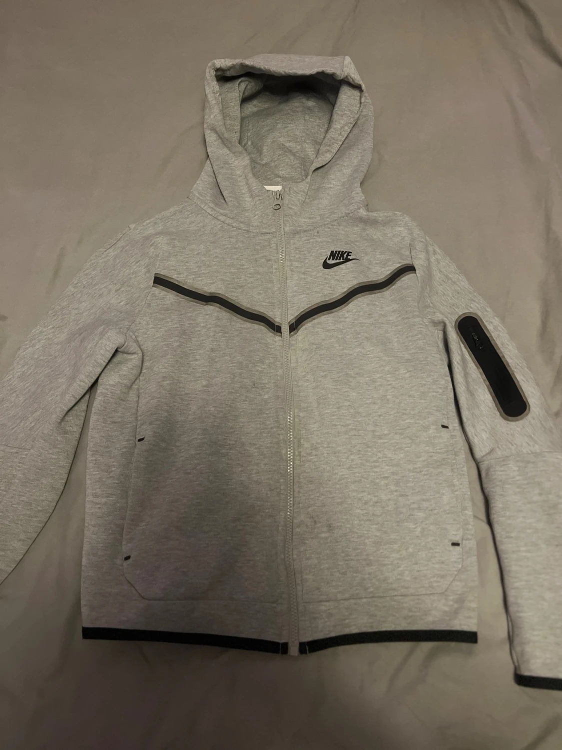 Grå zip-hoodie från Nike