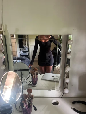 Svart klänning  - Svart klänning från Nelly! Perfekt till finare tillfälle