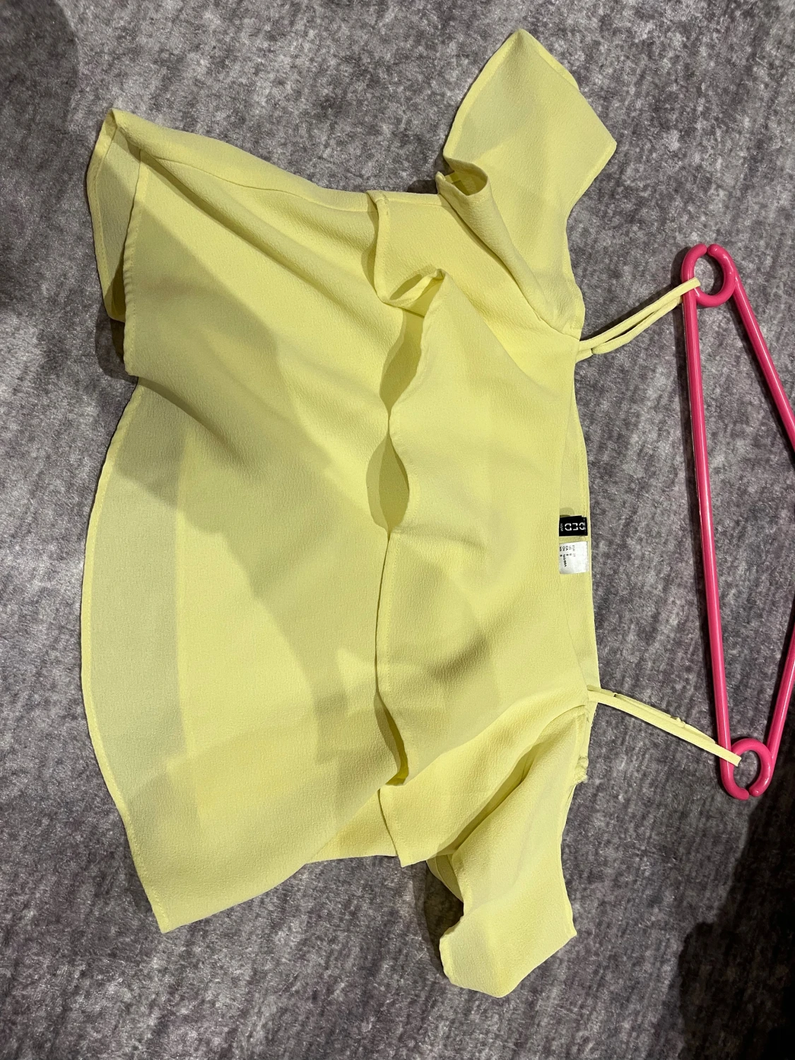 Ljusgul blus med volang från H&M - 1