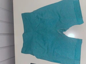 Bikershorts  - Säljer av alla mina gymshorts då jag behöver gå upp en storlek. Så vill du har flera stycken kan jag fixa paketpris o skicka alla i samma paket. Shortsen är i storlek S och går att ha långa men även vika upp utan att det blir obehagligt. 