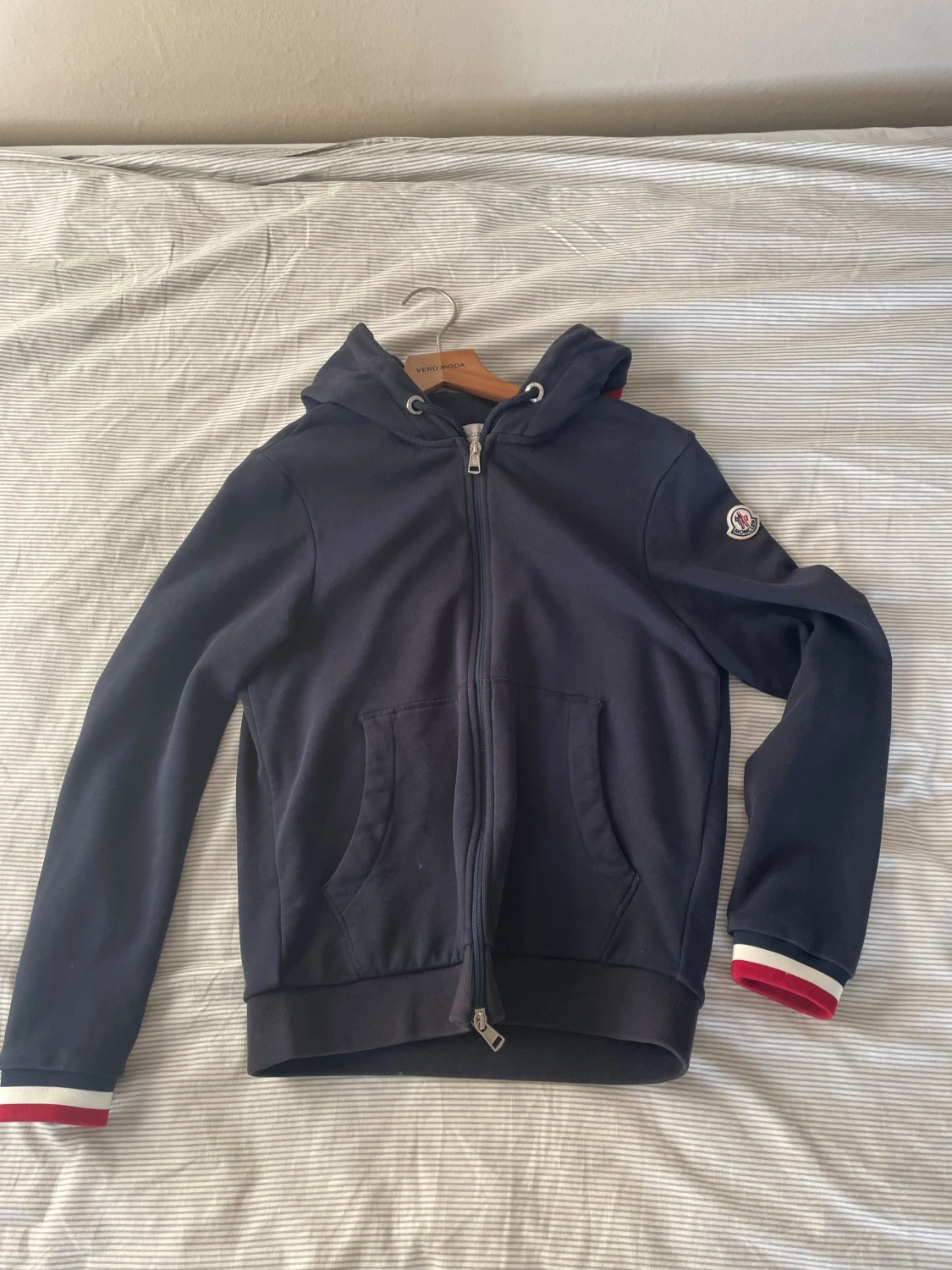 Marinblå Moncler hoodie med dragkedja