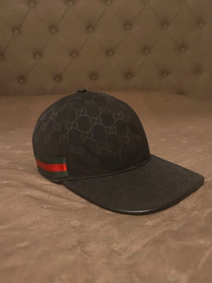 Svart gg keps - Svart gg keps, orginal lappar kommer med! Hör av er om ni har några frågor🫡