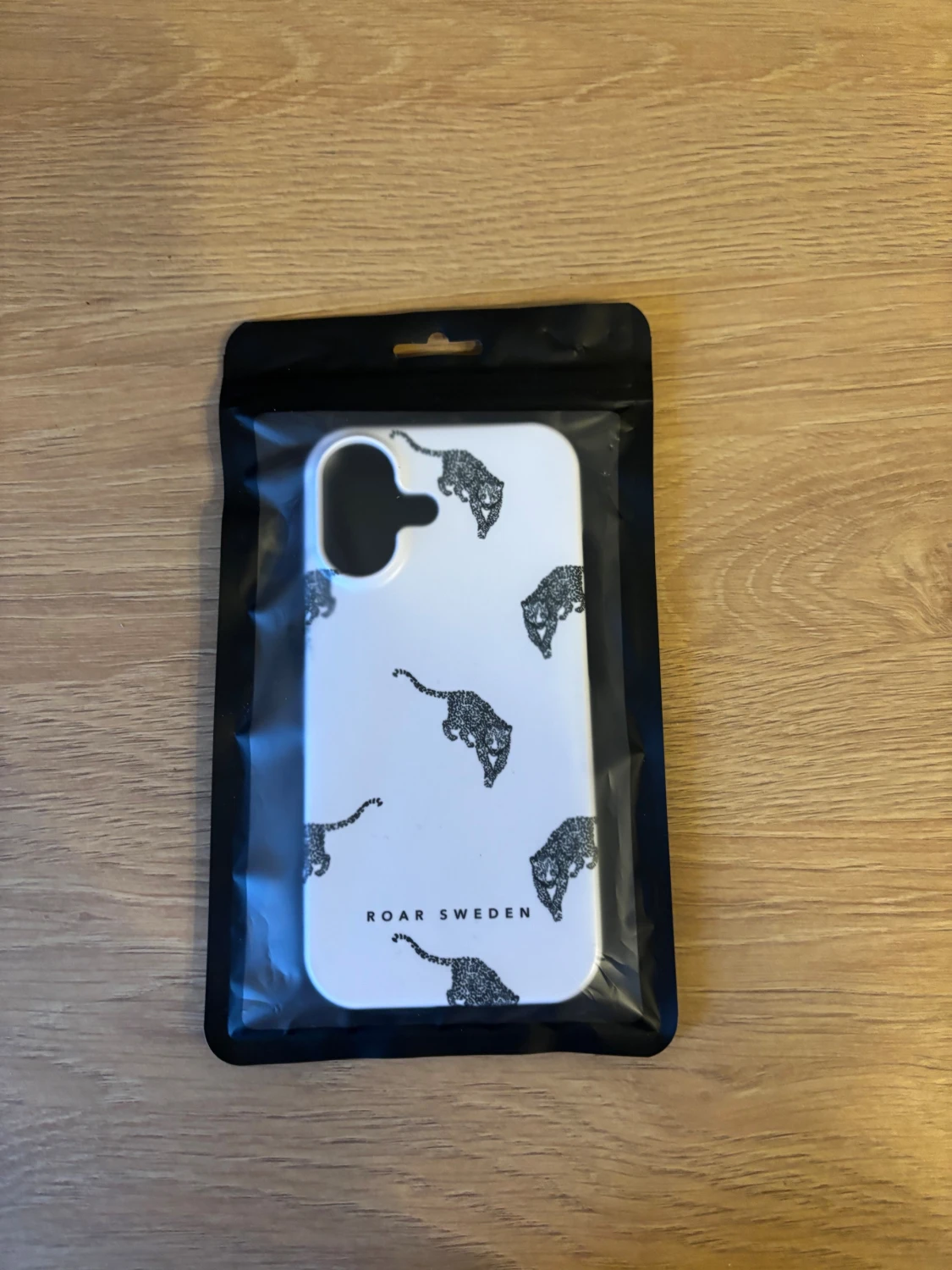 Roar Sweden iPhone Skal