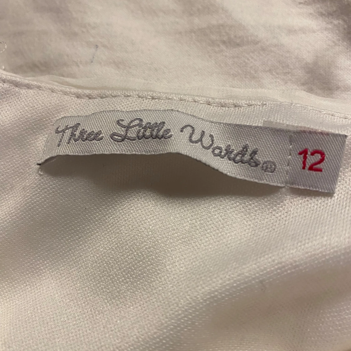 Vit axelbandslös klänning från Three Little Words - 1