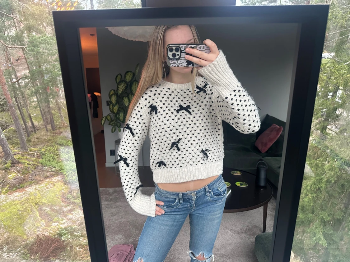 Vit stickad tröja med svarta rosetter Zara - 1