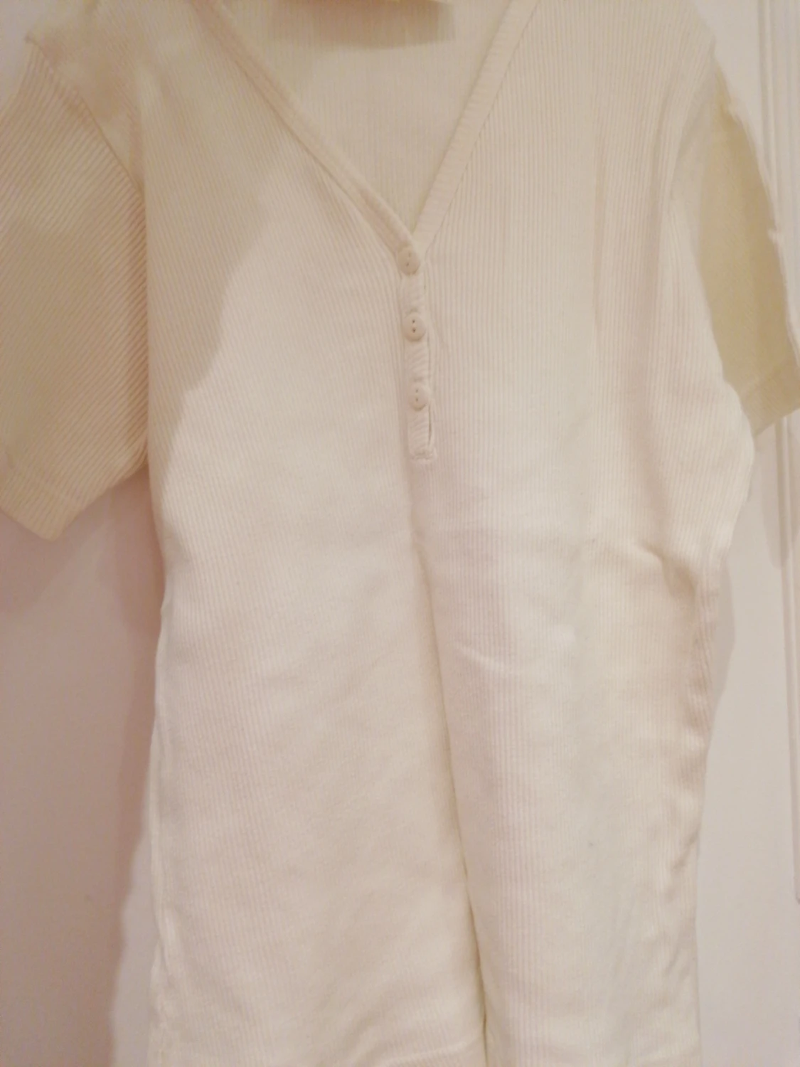 Vit ribbad kortärmad tröja 