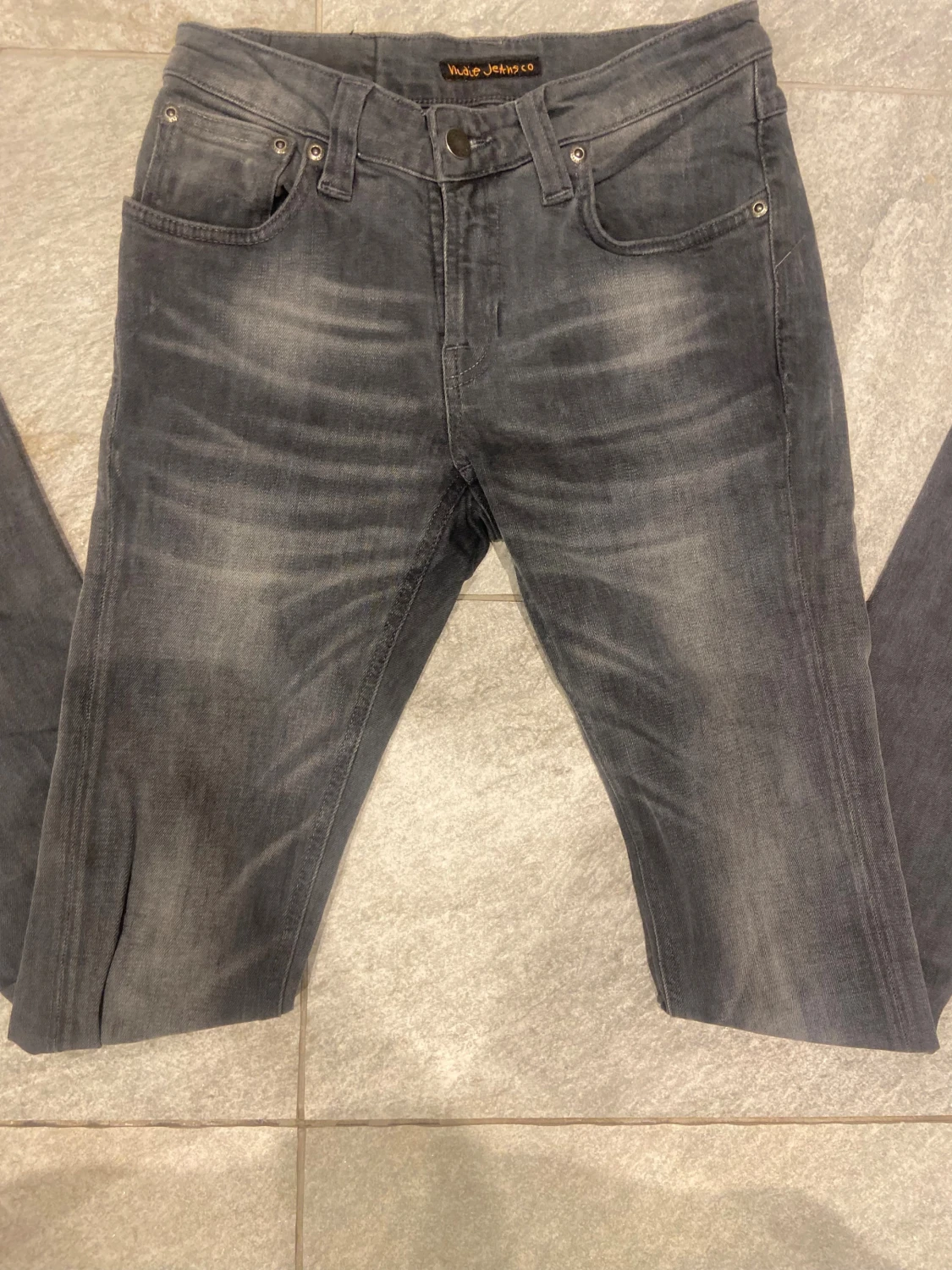 Grå jeans från Nudie Jeans Co W27 L32