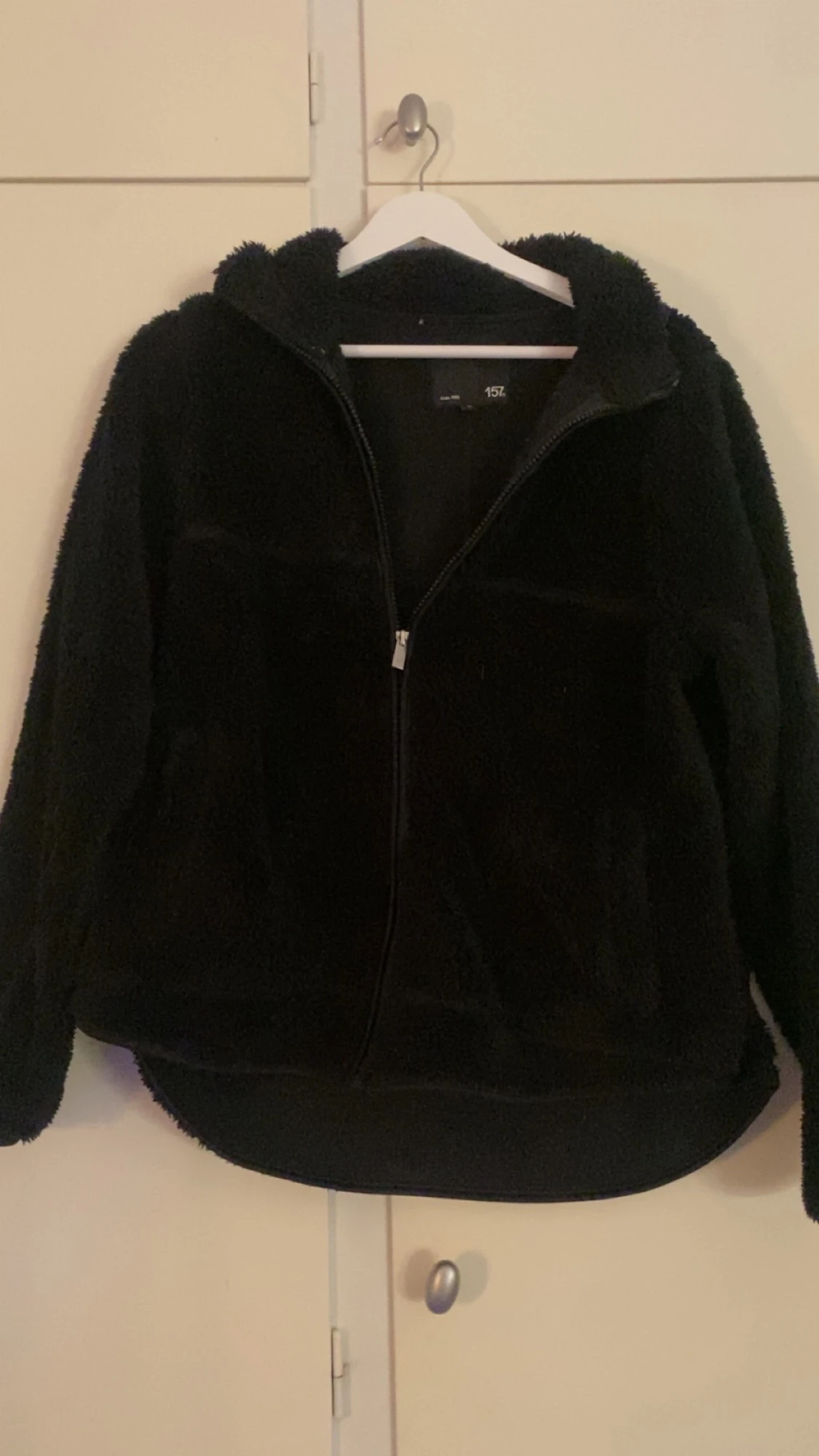Svart teddyjacka från 157 - 2