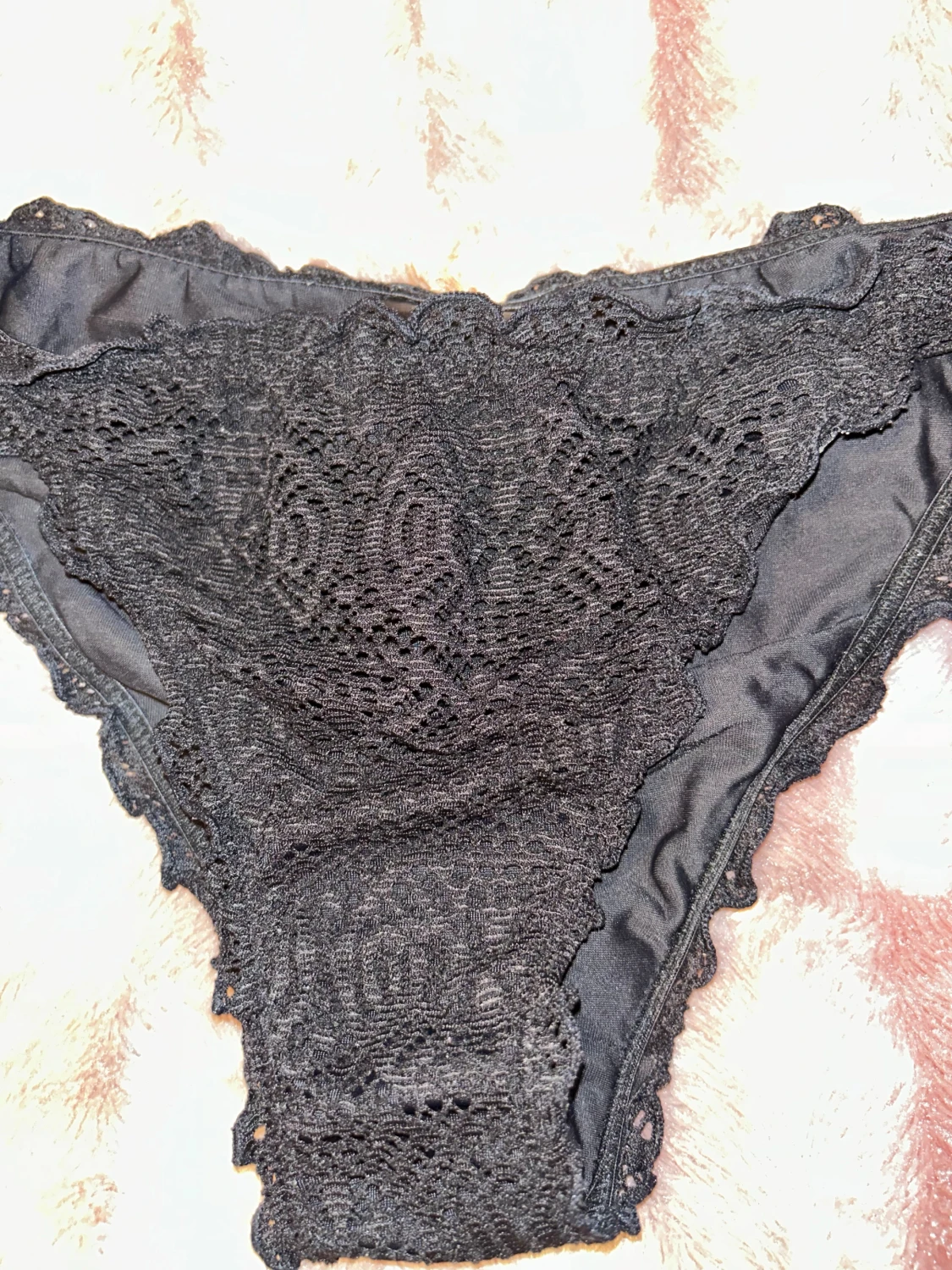 Svarta bikiniunderdel med spets och knyt - 1