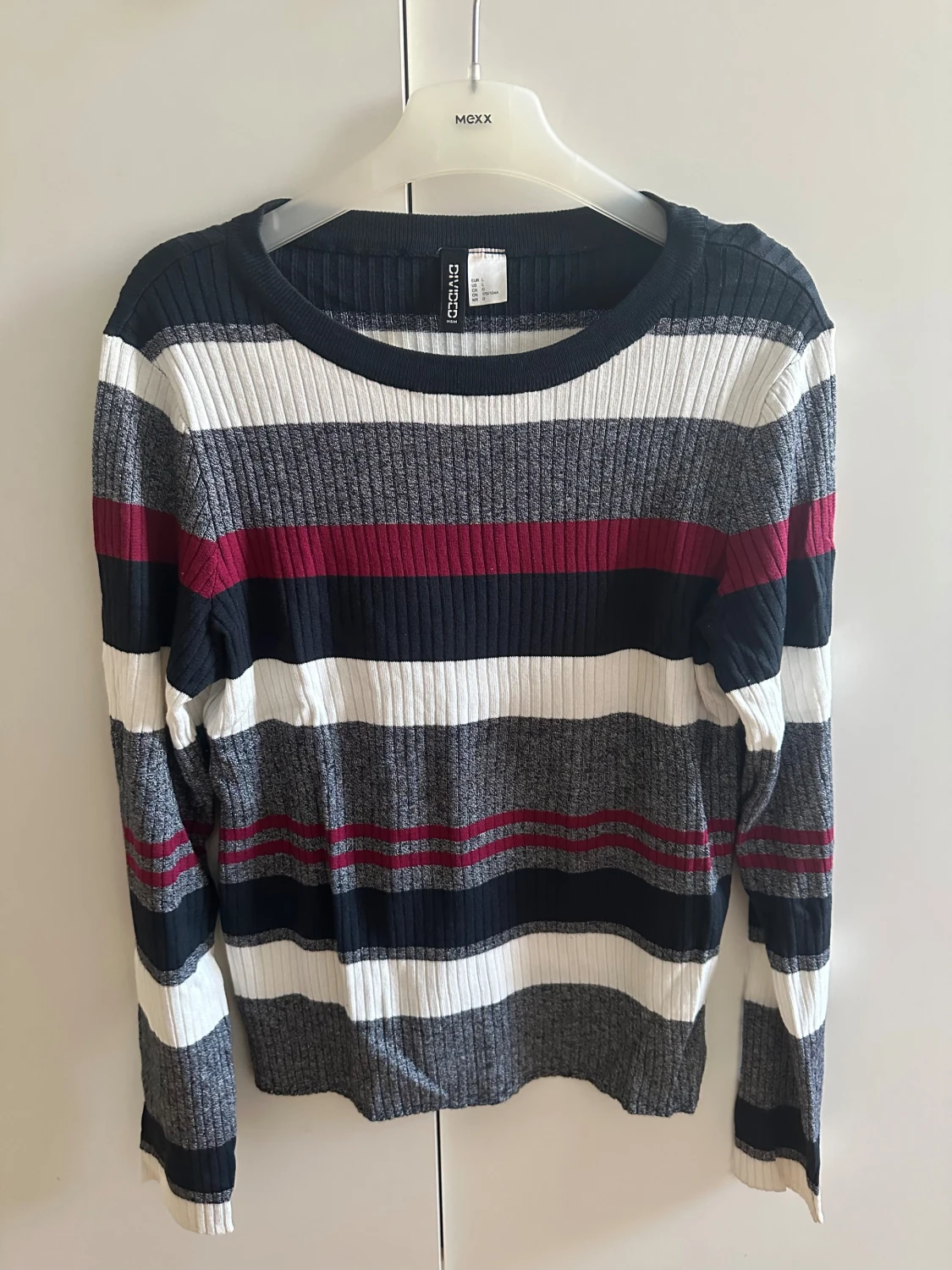 Randig ribbad tröja från H&M