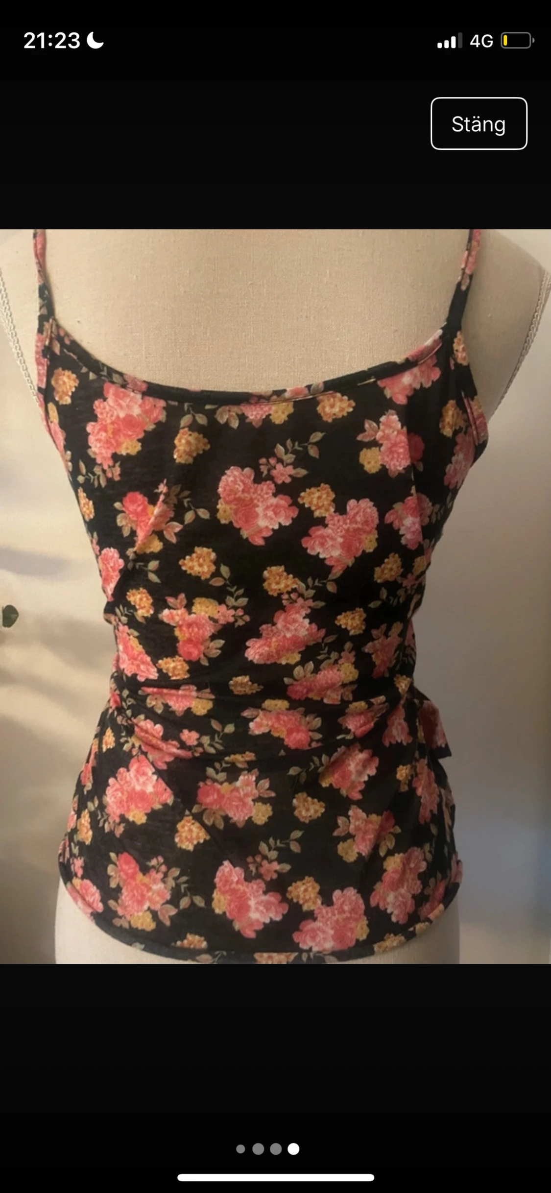 Svart blommig volangklänning - 2