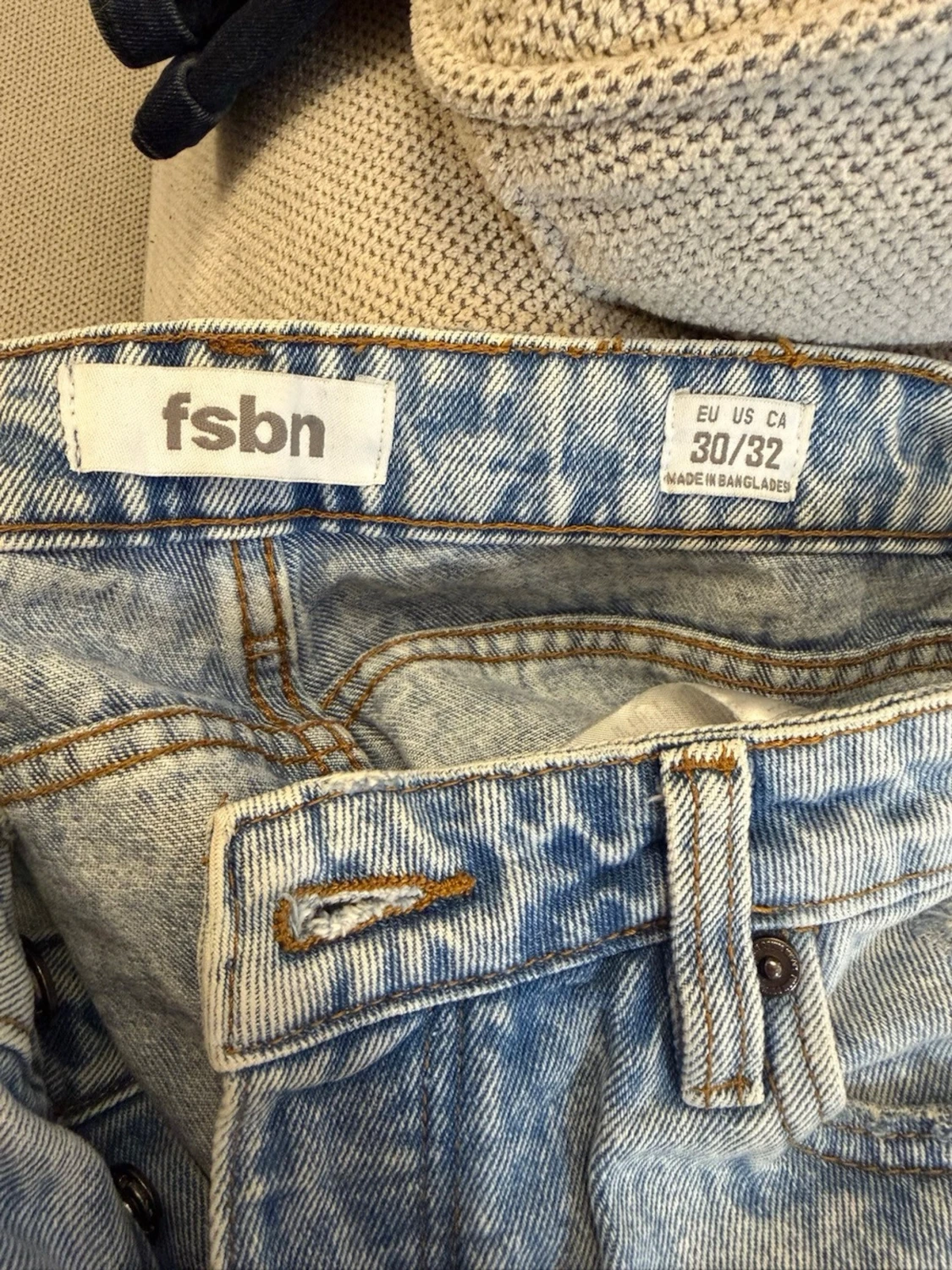 Ljusblå ripped jeans från FSBN Denim - 4