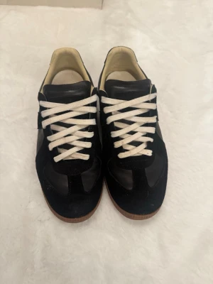 Gats sneakers - Bra skick, knappt använda (se sulan) strl 42