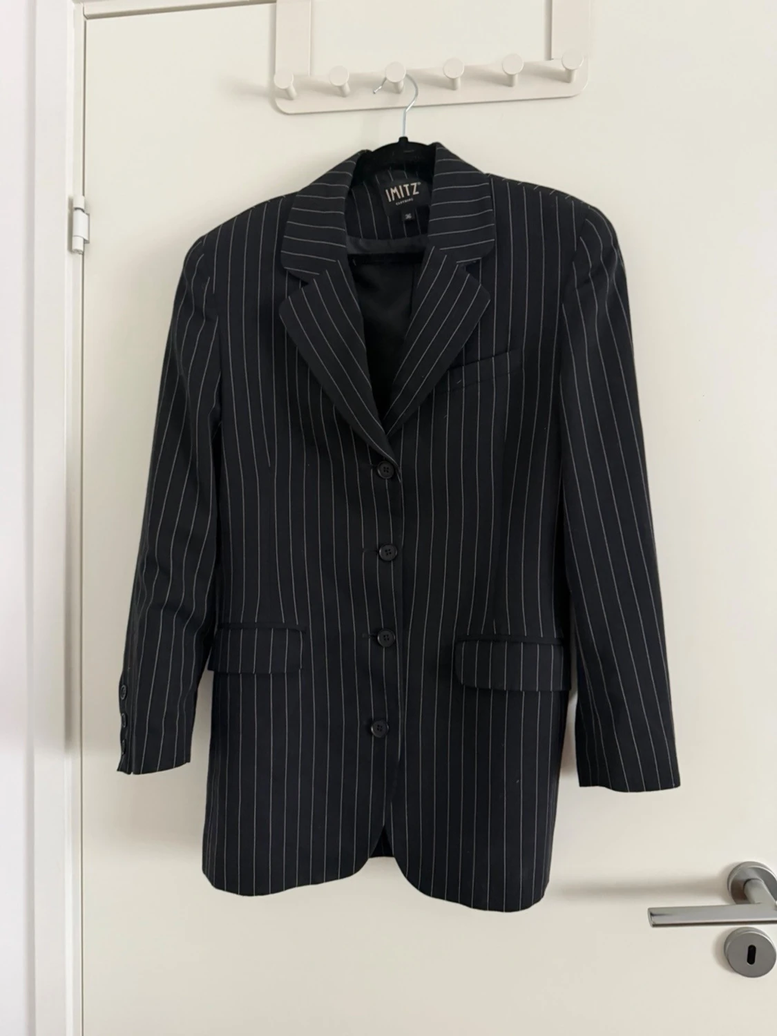 Svart randig kavaj från IMITZ - 1