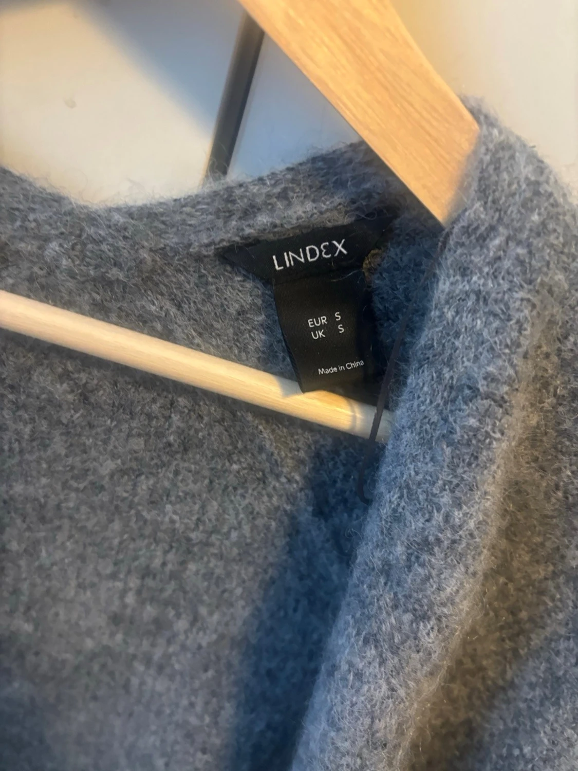 Grå stickad kofta från Lindex - 1