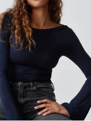 Blå Gina tröja  - Tröjan är mer blå än mörkblå. Pris kan diskuteras💕är ifrån softtouch kollektionen