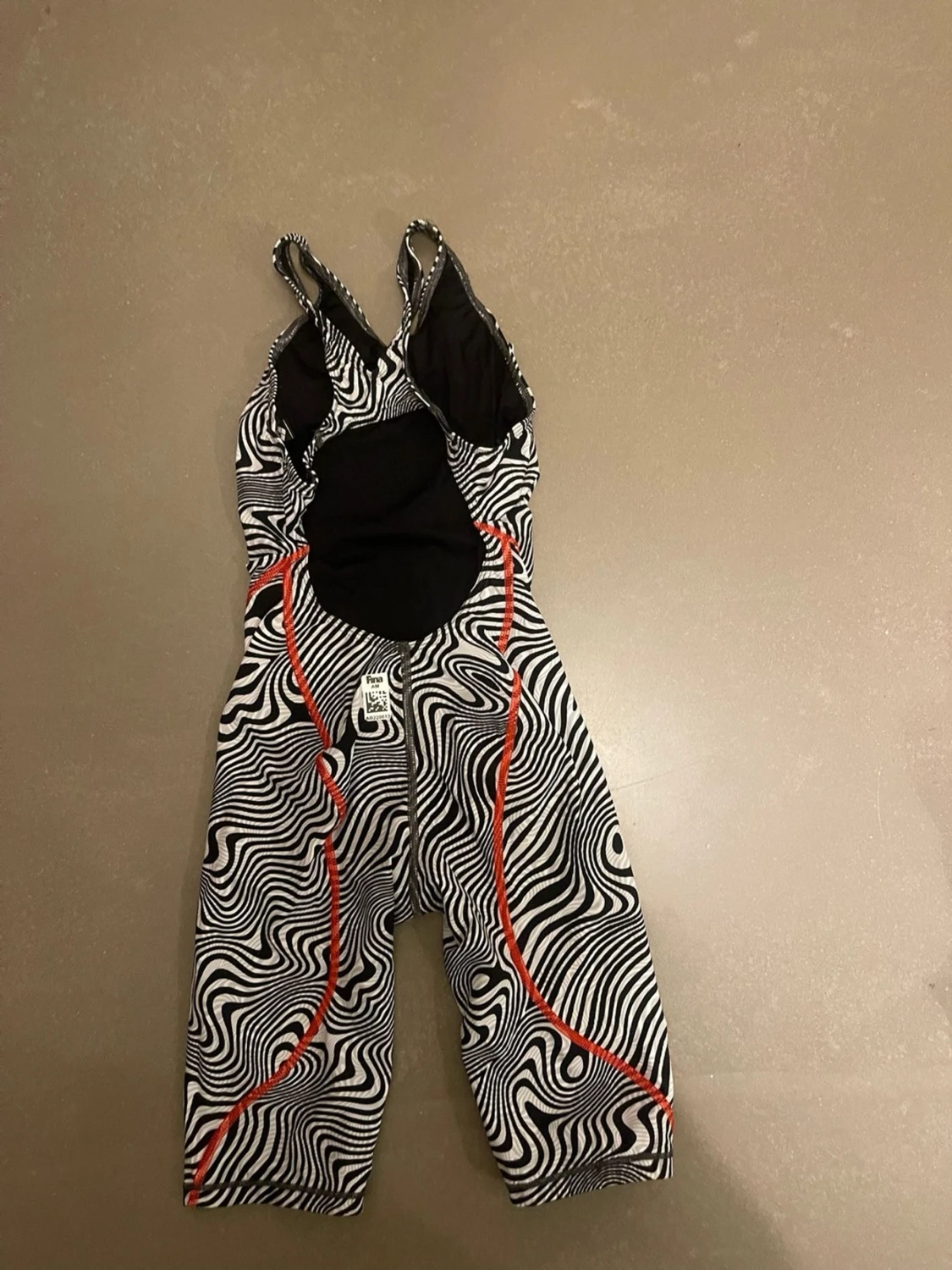 Svartvit tävlingsbaddräkt från Arena - 1