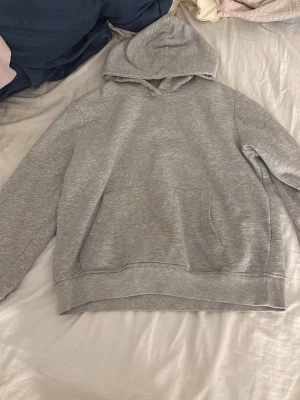 Hoddie från lager 157 - Jätte fin och bra material hoddie , säljer den för att den är för kort som man kan se på bilden❤️❤️