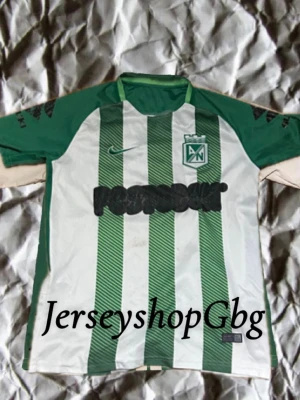 Atlético National Jersey - Riktigt go Atlético Nacional Jersey i storlek M, tröjan är välanvänd och har slitage så priset kan diskuteras så skriv vid frågor😄