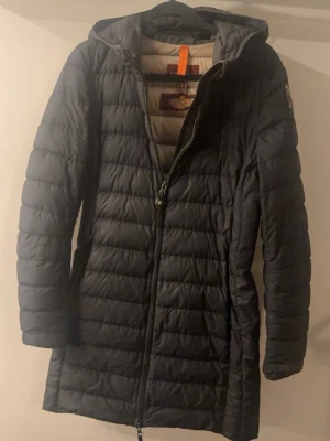 Parajumperjacka Irene stl s - Knappt andvänd, fint skick, kan hämtas i Eskilstuna eller skickas 