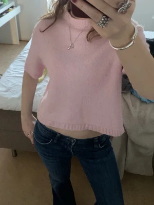 Ljusrosa stickad topp - Söt stickad ljusrosa topp från Gina tricot💕Storlek S