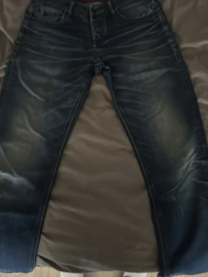 Jeans med unik tvätt - Sköna billiga jeans med en unik tvätt✌️