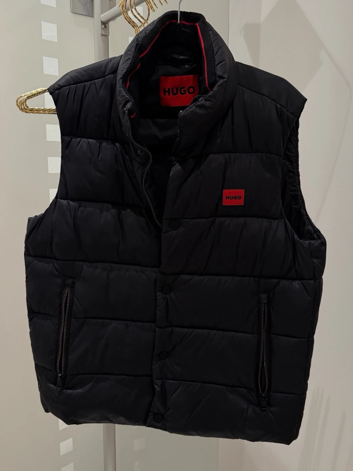 Svart dunväst från HUGO
