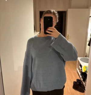 Oversized Blue Knit Sweater  - Soft blue knitted sweater in size XS, but runs large. I’m 171 cm tall, and this fits me oversized with a relaxed, cozy look (see photos for fit).  Perfect everyday knit – easy to style with jeans, trousers, or over a shirt. Great for fall & winter.  