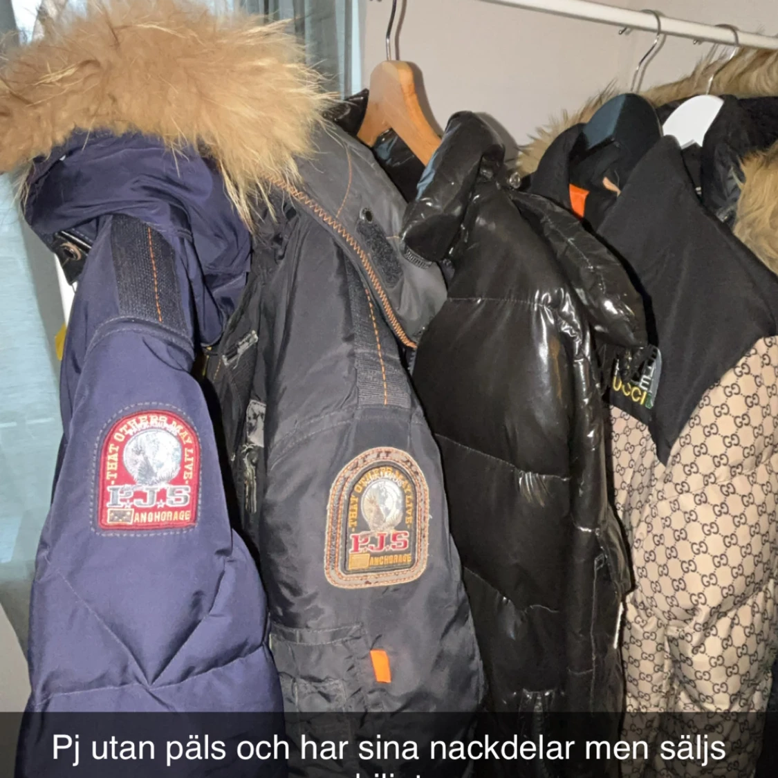 Rockandblue svart pufferjacka med päls - 1