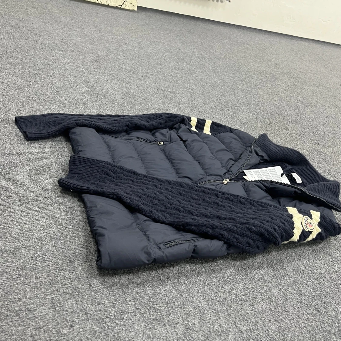 Mörkblå pufferjacka från Moncler - 1