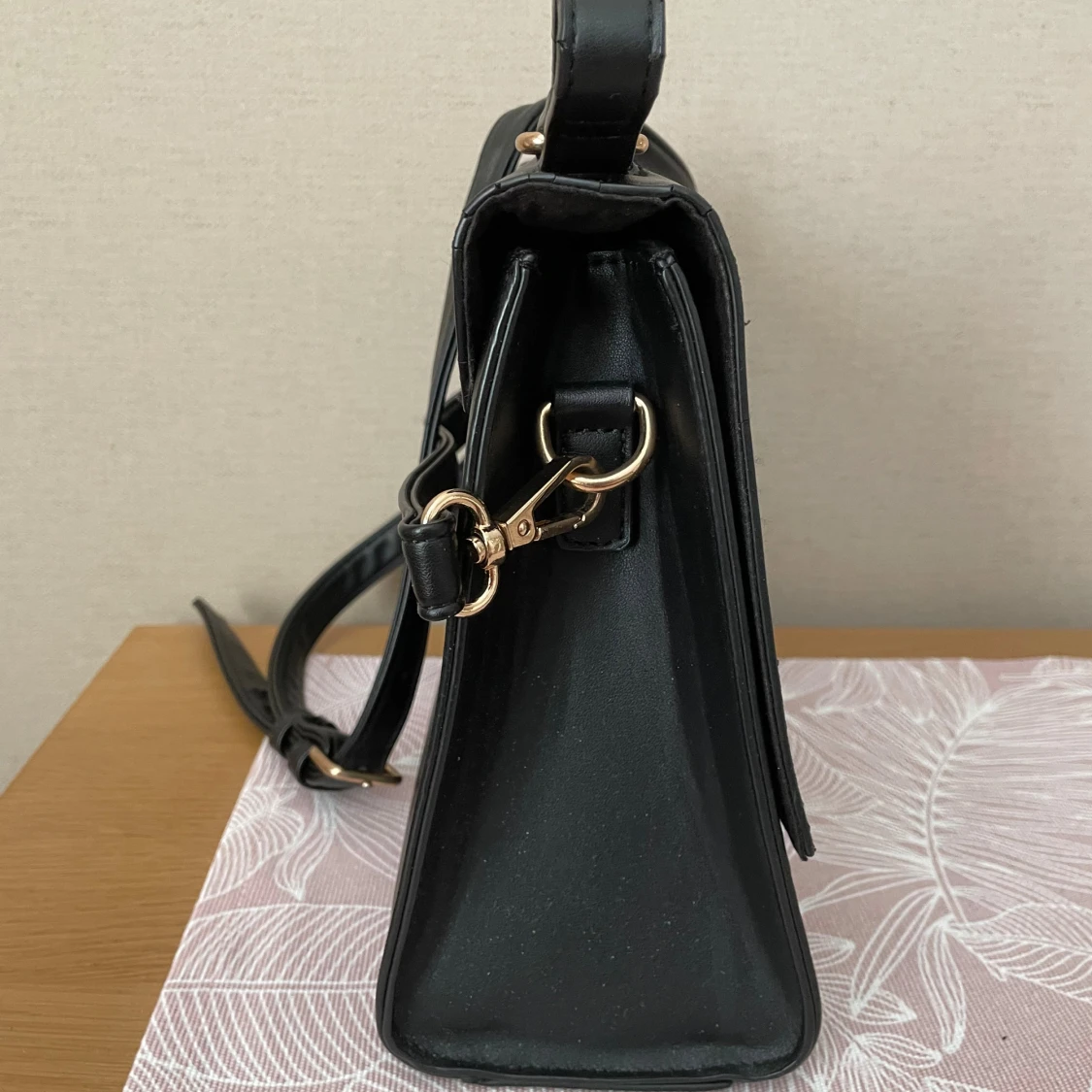 Svart axelväska från Anna Field - 2