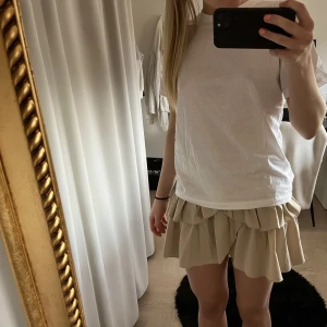 Neo noir kjol - Neo noir kjol, helt oanvänd! 