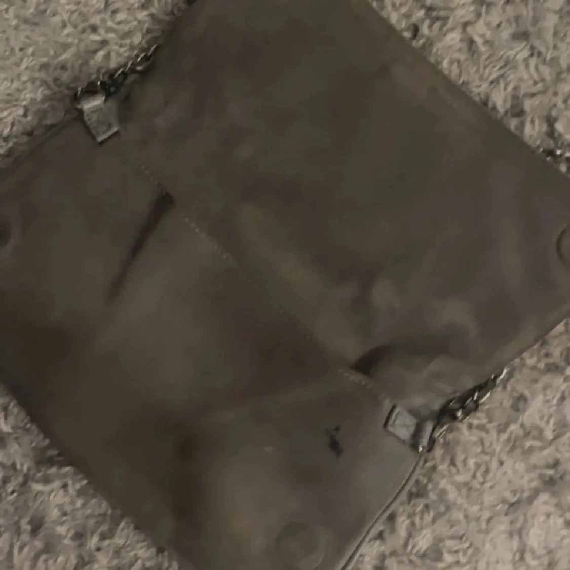 Gråa Zadig väska i mocka  - 3