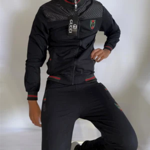 Gucci dress strl XS  - Helt ny. Fin replika med grym kvalitet. Modellen är 175cm lång bär storlek XS. Pris: 1299kr. Först till kvarn. Skickas direkt inom 24h