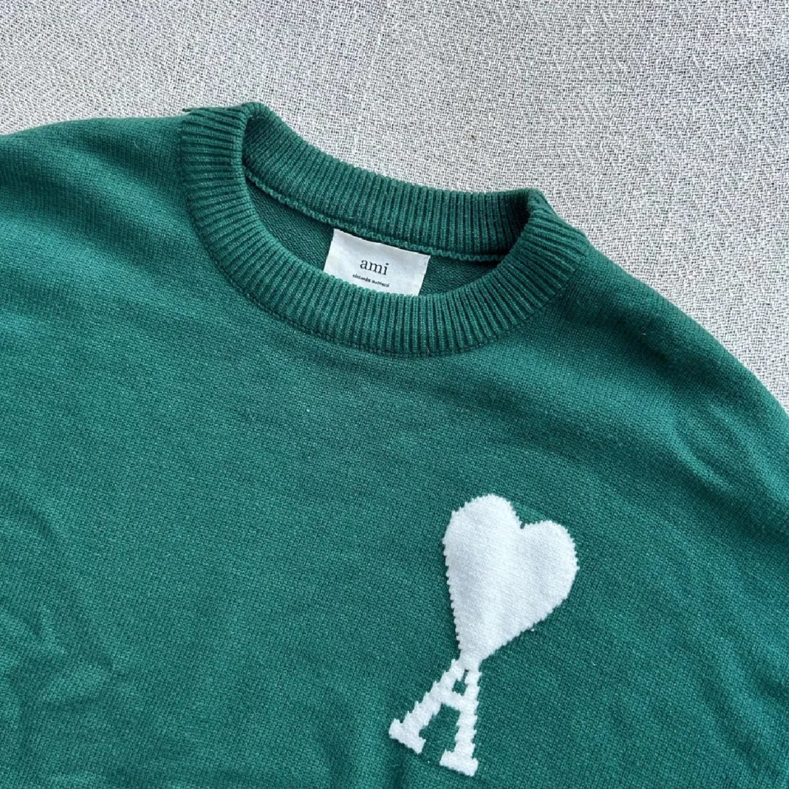 Grön stickad tröja från Ami Paris - 1