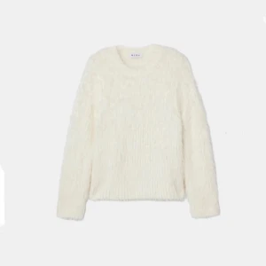 Stickad tröja  - Säljer denna vita stickade tröjan från Wera eftersom den är lite för kort för mig 