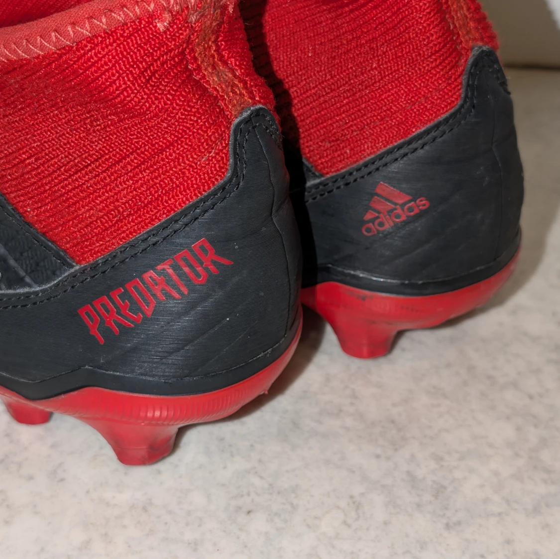 Adidas, Fotbollsskor firm ground- stl 41 1/2 Svart/Röd - 1