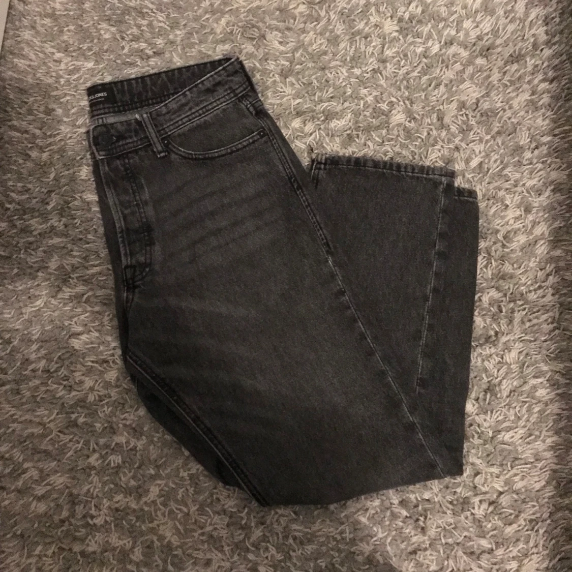 Svarta loose jeans från Jack & Jones