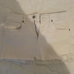 Vit kjol - Vit jeanskjol från zara!! 