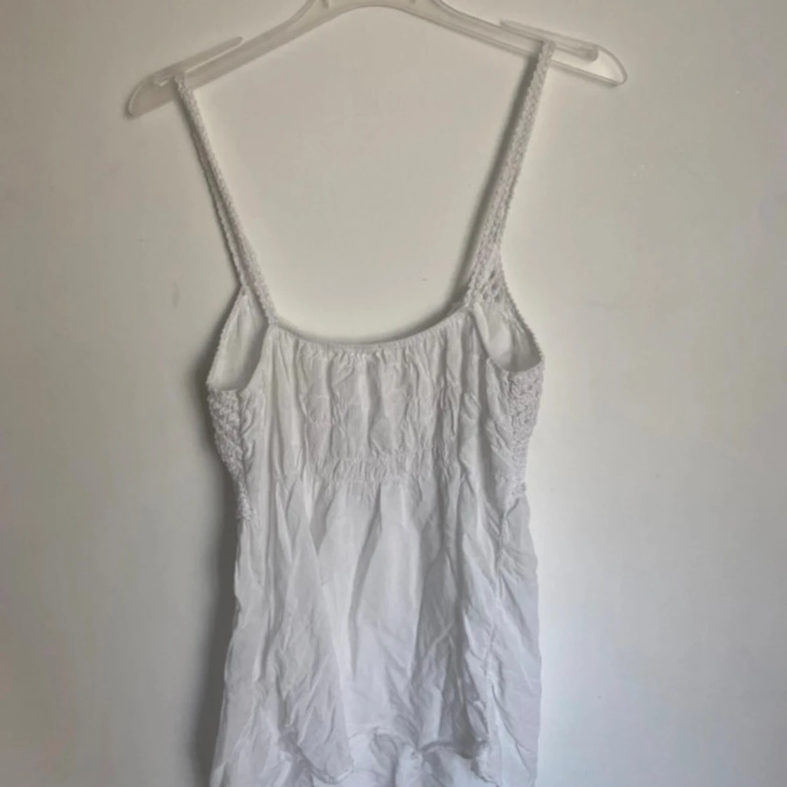 Vit virkad linnetopp med spetsdetaljer - 4