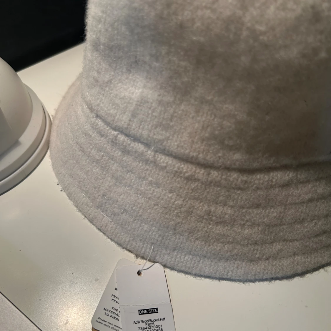 Vit bucket hat i ull från Cubus - 1