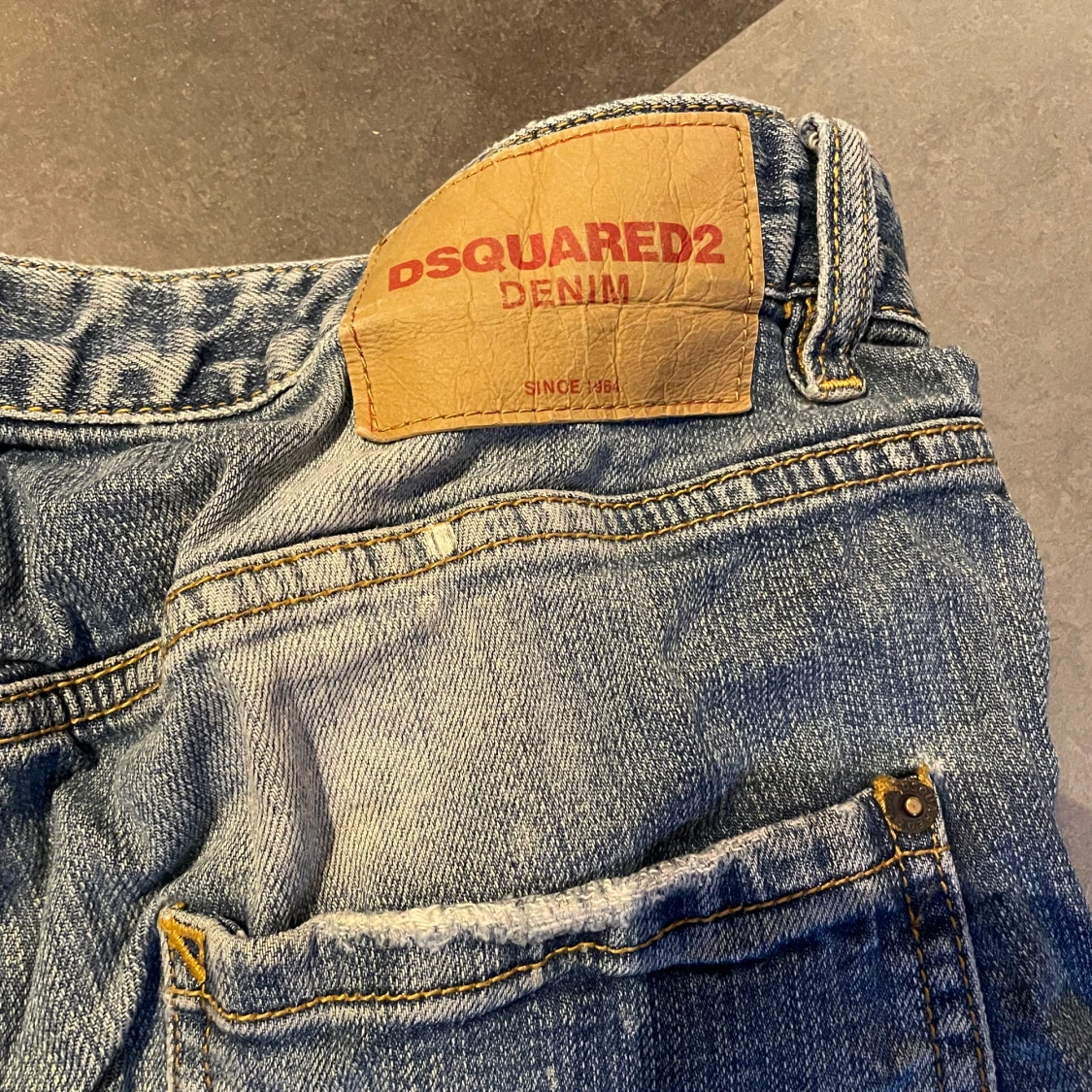 Dsquared2 slitna jeansshorts  - 2