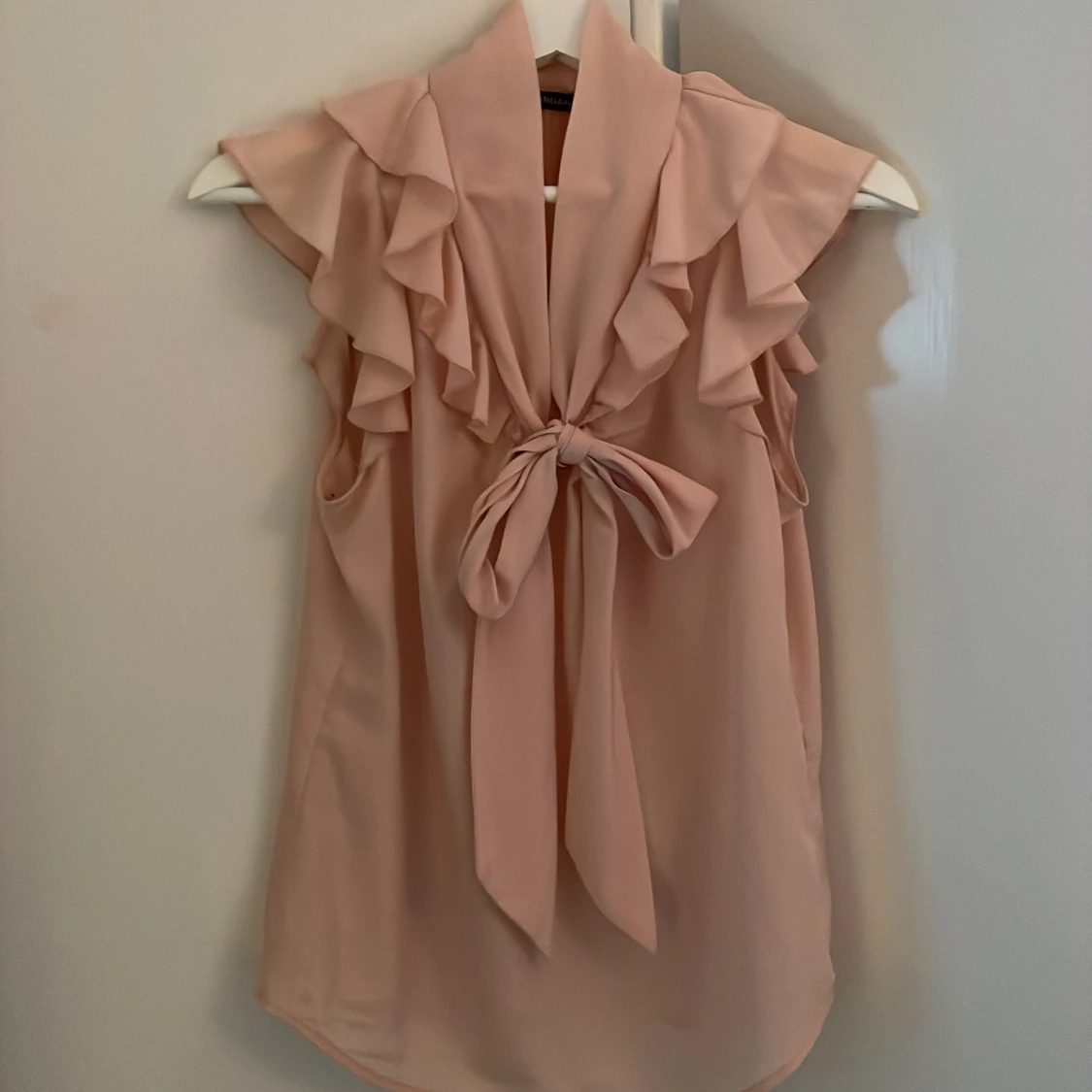 Ljusrosa volangblus från Morgan