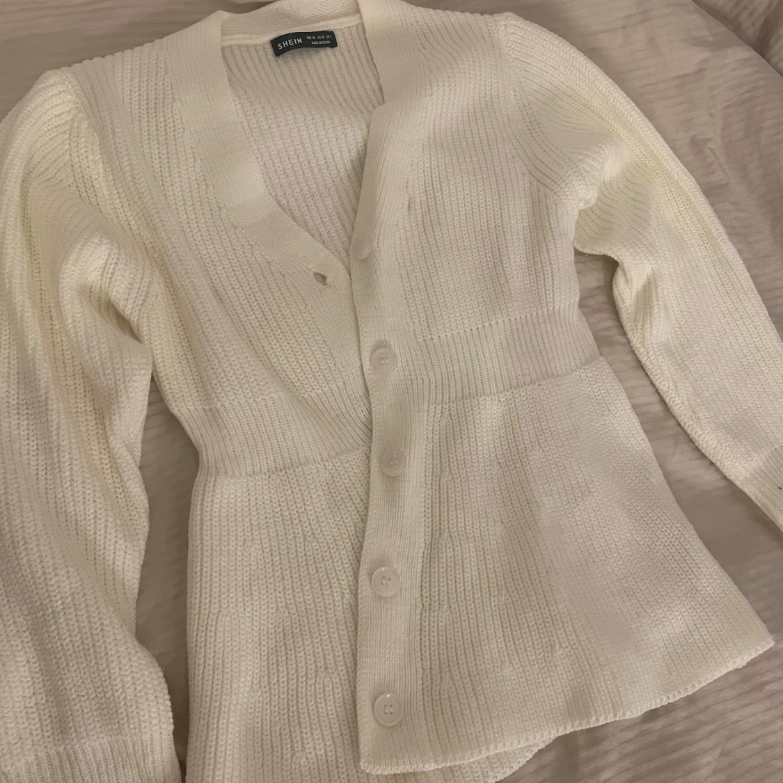 Vit stickad kofta från SHEIN