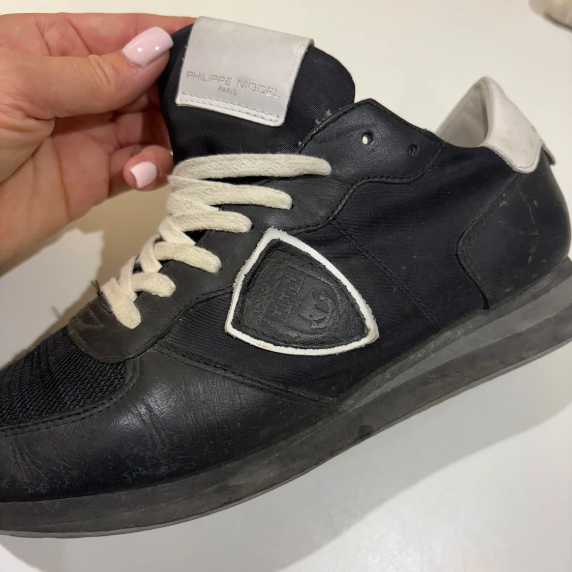 Svarta sneakers från Philippe Model