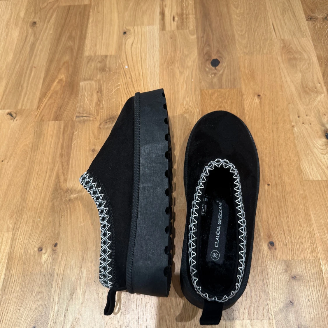 Svarta ”Uggs” - 2