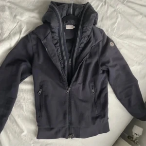 Svart Moncler maglia cardigan  - Skriv för fler bilder, Öppen för att diskutera pris